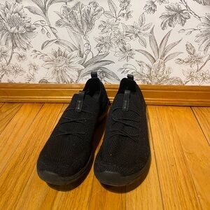 Black sketchers work shoes size 9